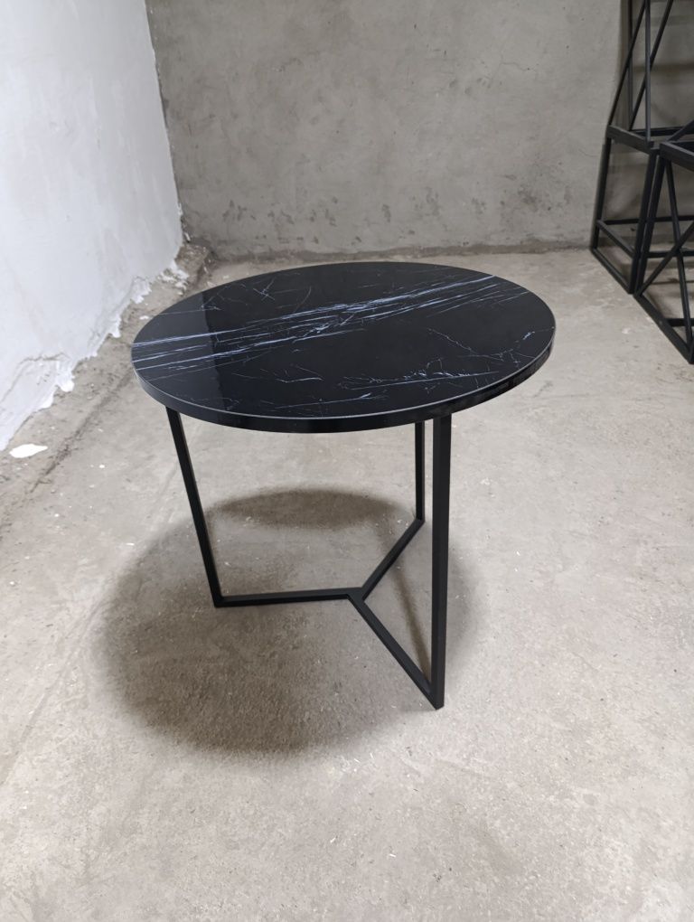 Kafeniy stolik loft