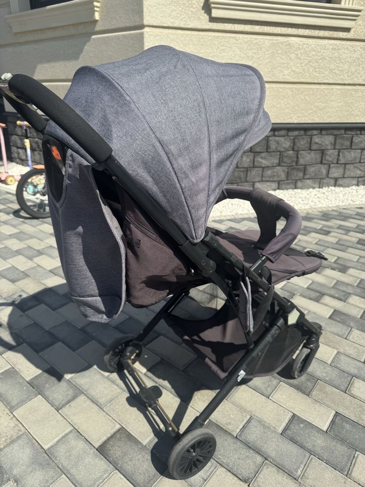 Продам прогулочную коляску