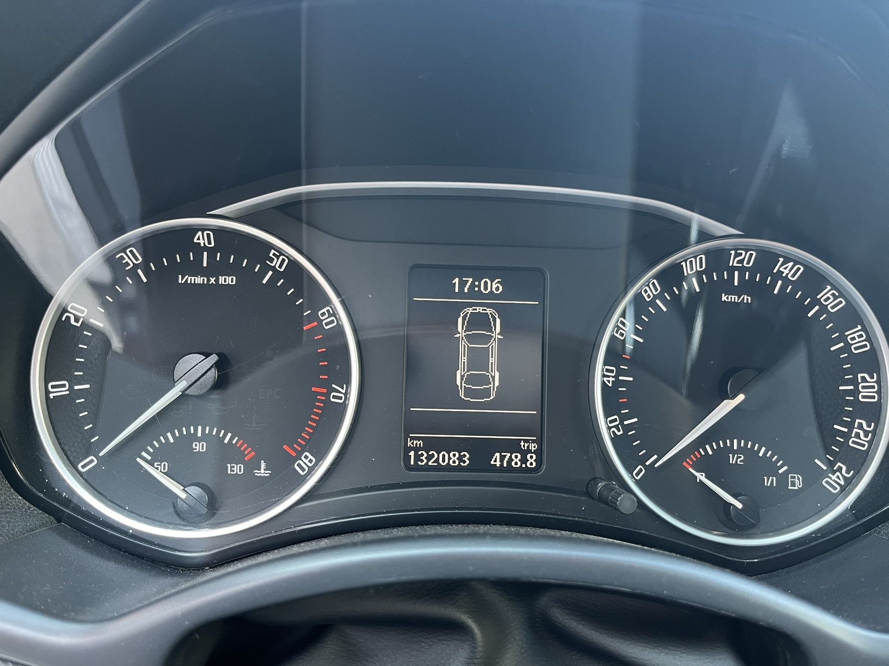 Шкода Октавия 1.8