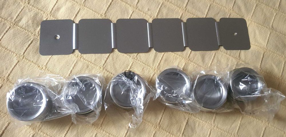 Рафт за подправки с 6 магнитни кутии- НОВ