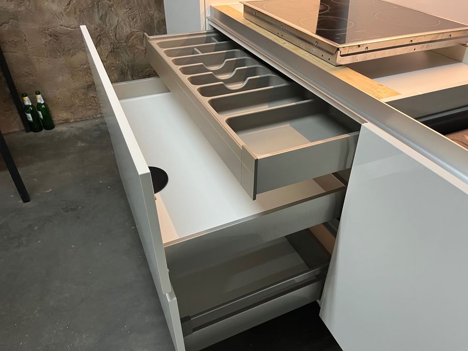 Кухня с вградени уреди