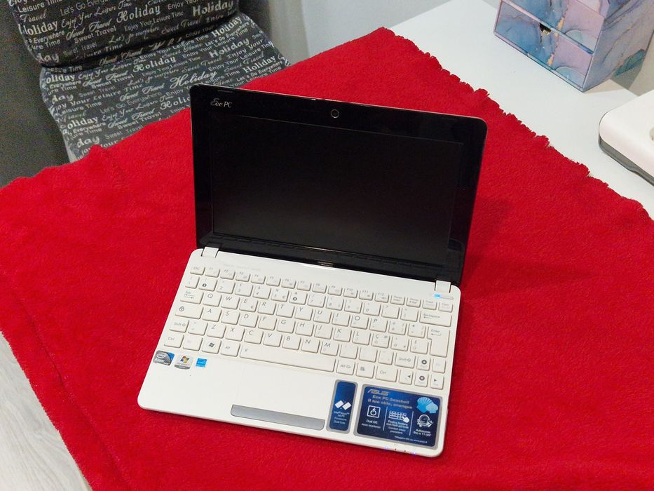 Mini laptop Asus perfect funcțional