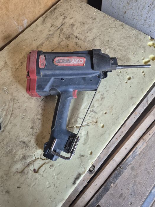 Гвоздизабивающии пистолет