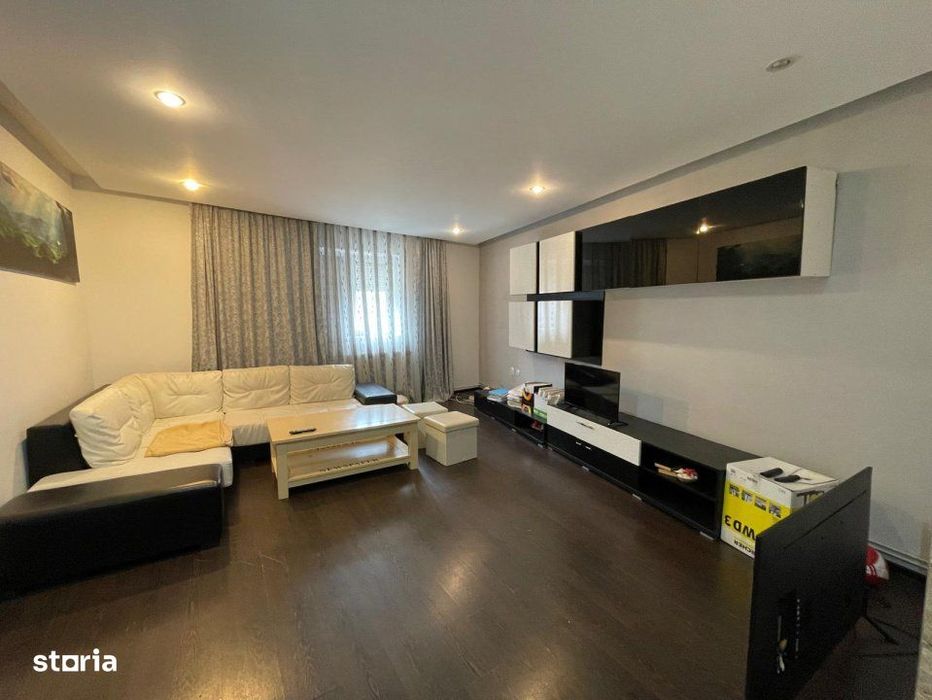 Casa de vanzare, cu 4 camere, 140 mp, zona Centru Vechi