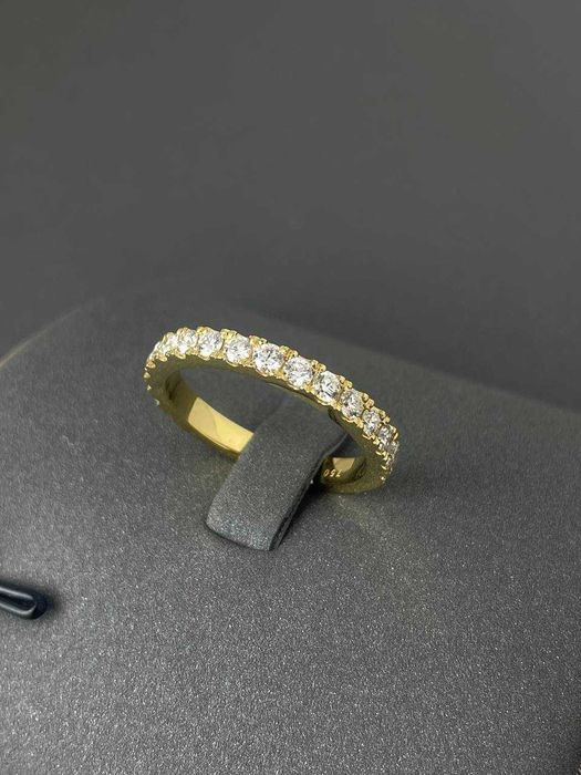 обручальное кольцо с бриллиантами