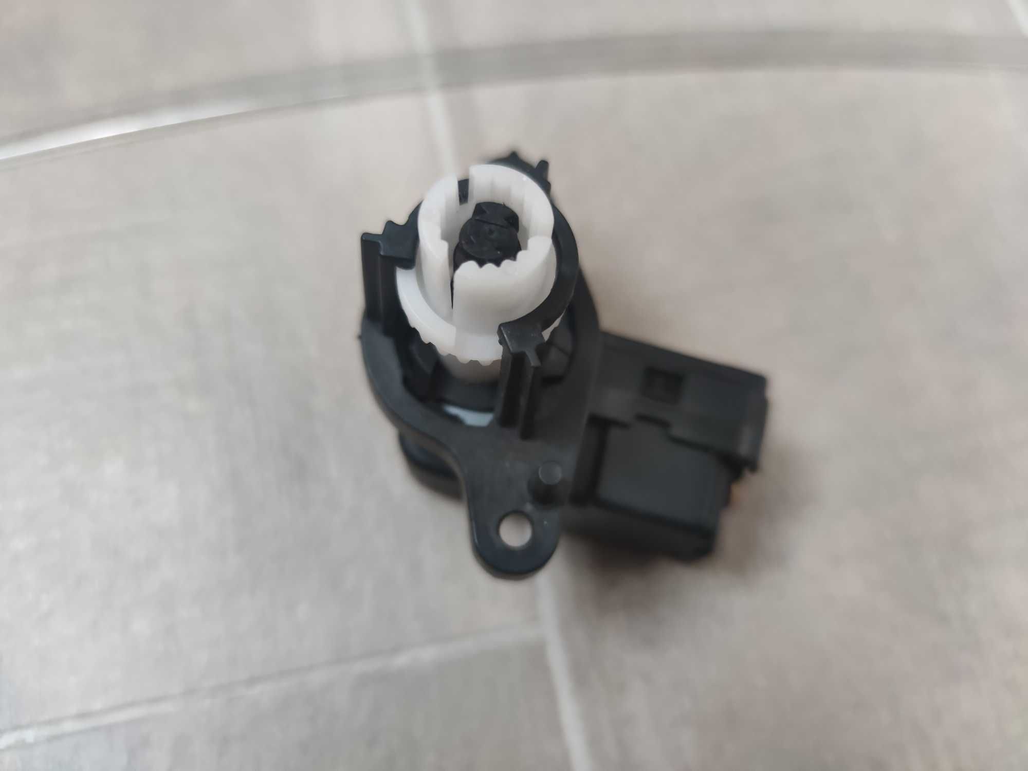 Piese far OPEL Crossland X: Headlight motor, Calculator, L90090608