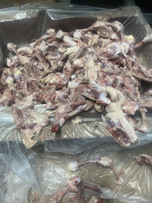 Куриные кости для собак и кошек