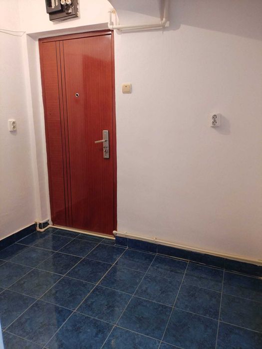Vand apartament decomdat 2 camere