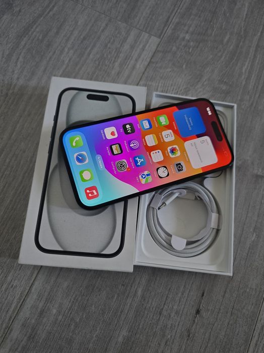 iPhone 15 Black 128GB impecabil la cutie