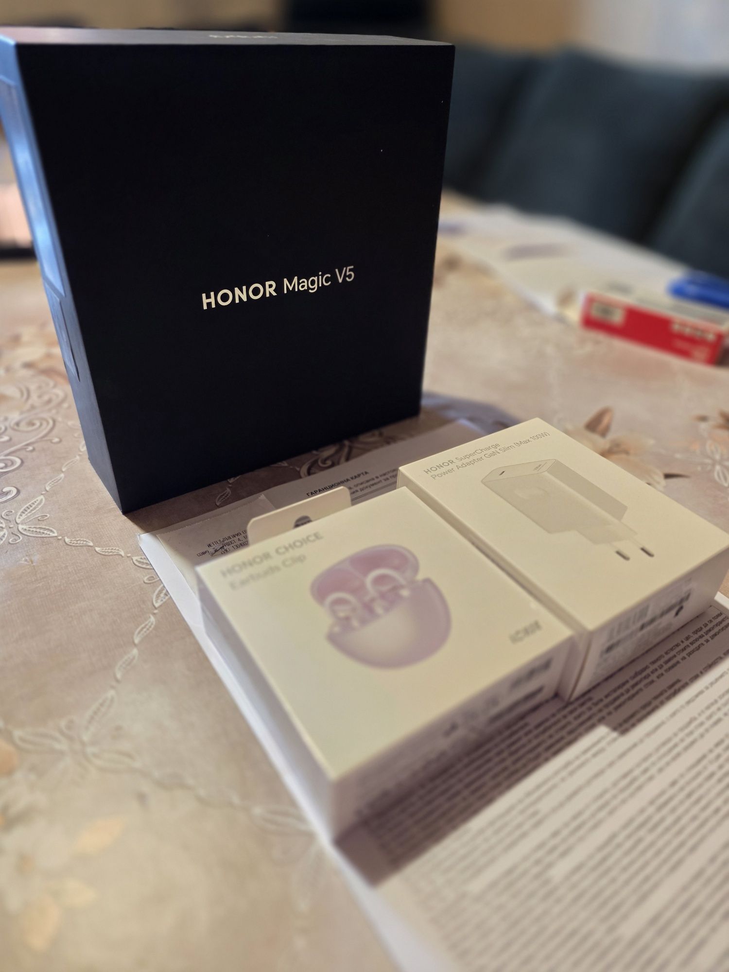 Honor Magic V5 Dawn Gold 512/16GB! Нов! Гаранция 36 месеца!