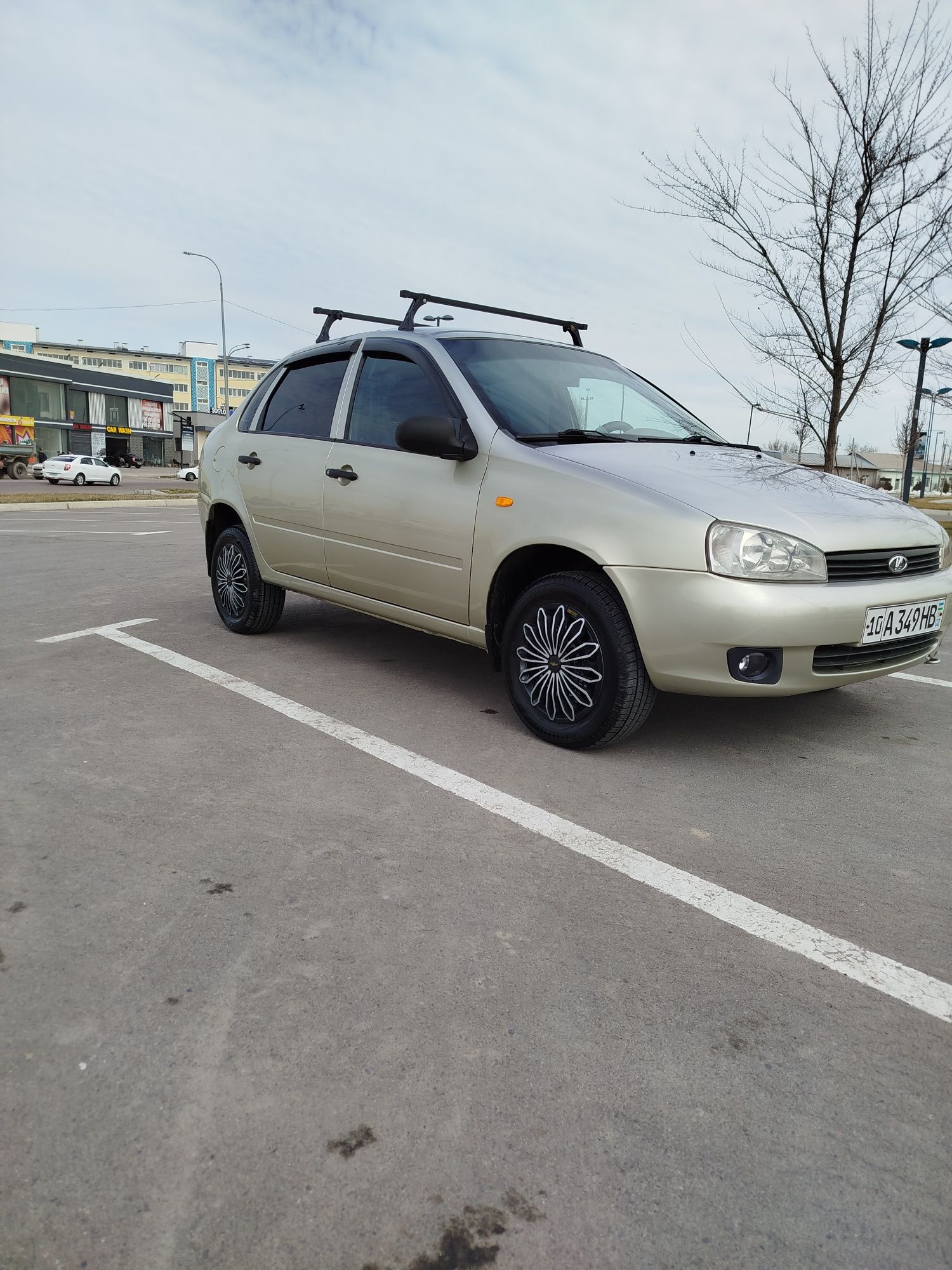 Продается лада калина седан.