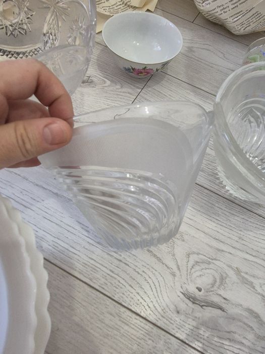 Посуда столовый сервиз, бокалы, фужеры, тарелки, салатницы, конфетницы