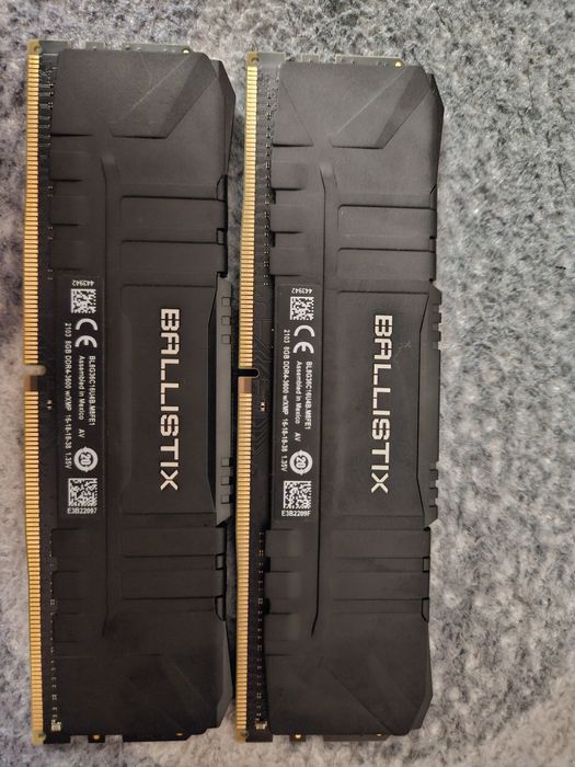 Kit dual channel, 16 GB RAM DDR4 Crucial Ballistic, 3600 CL18 XMP
