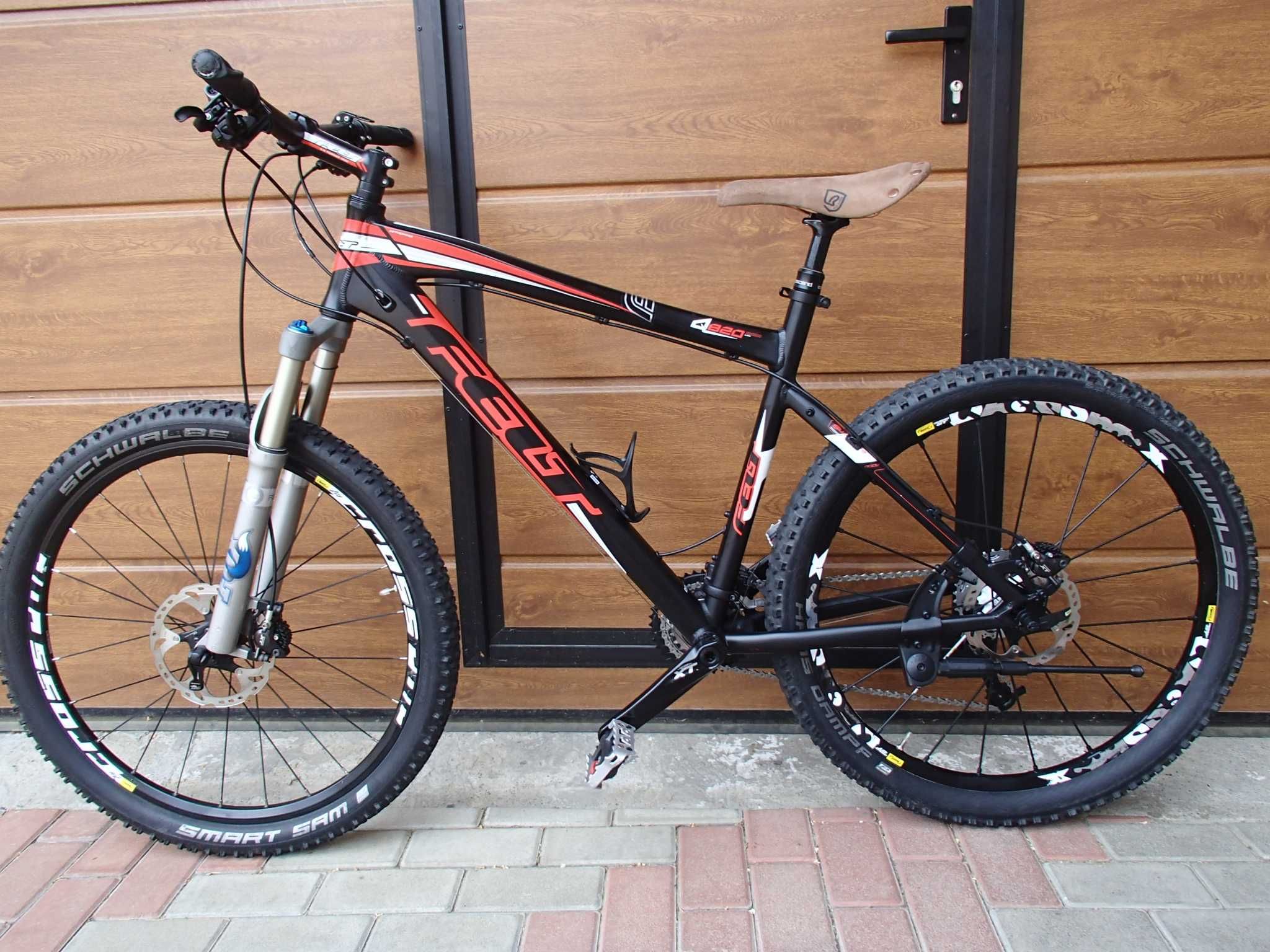 MTB Felt Full XT,Frana Hidraulica,Furca FOX Aer,30 de viteze.