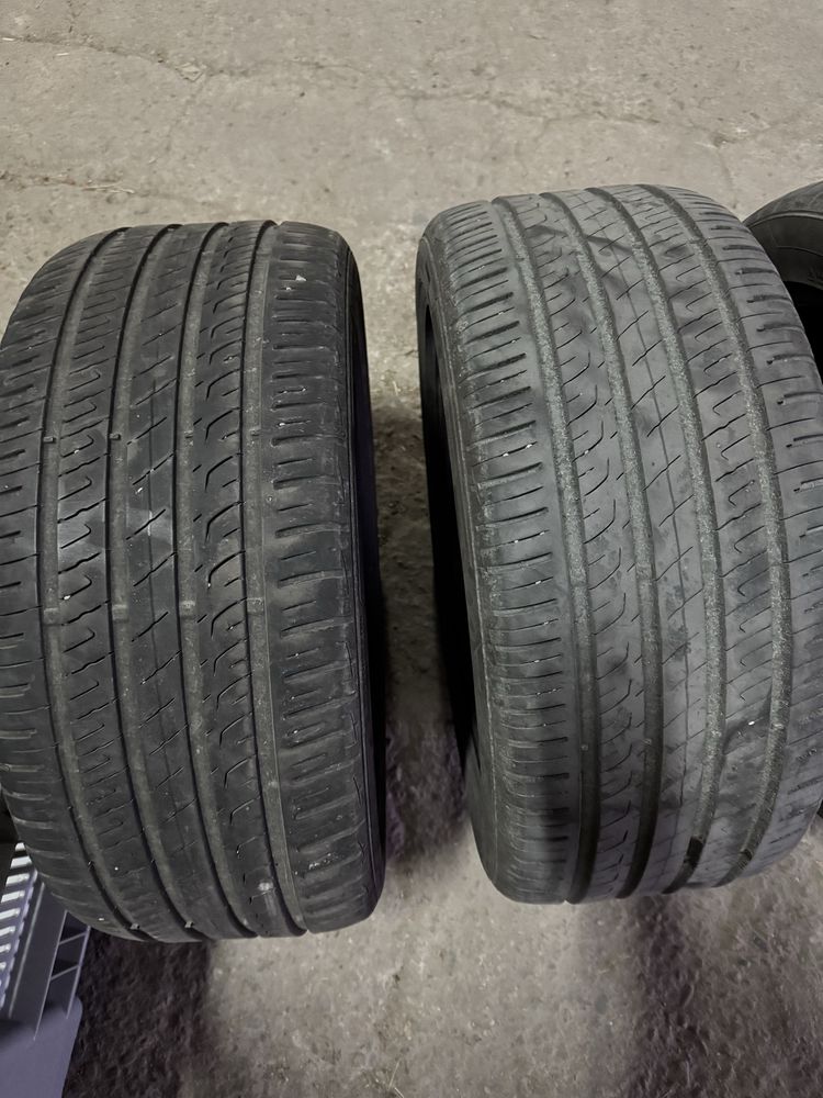 Гуми 255/40 R19 W221