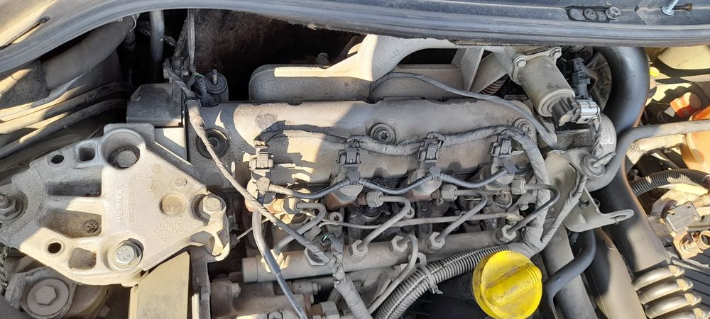Vând anexe motor 1.9 dci renault trafic.megane