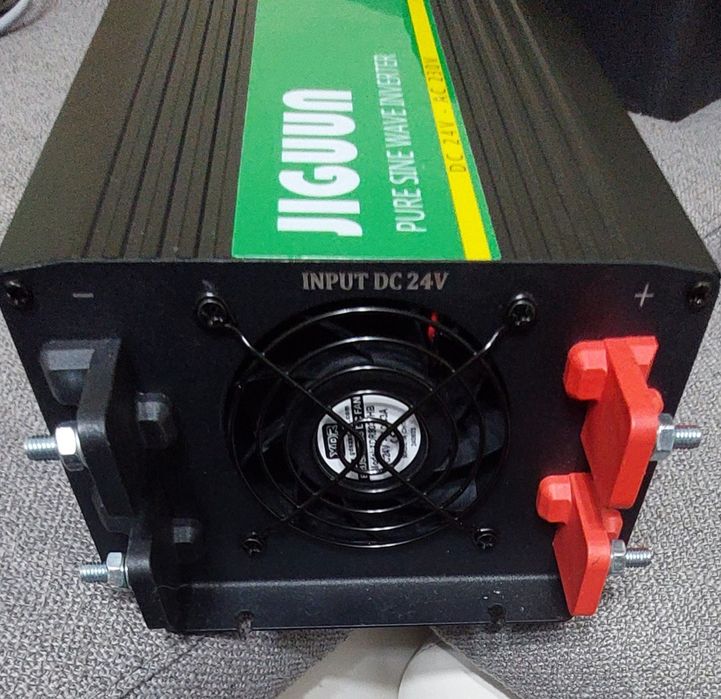 Vind Invertor 24V 4000W  DEFECT