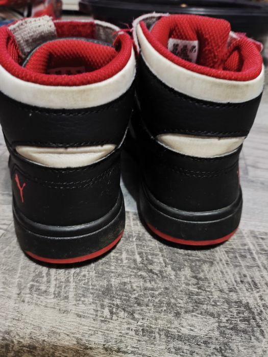 Продавам детски маратонки PUMA