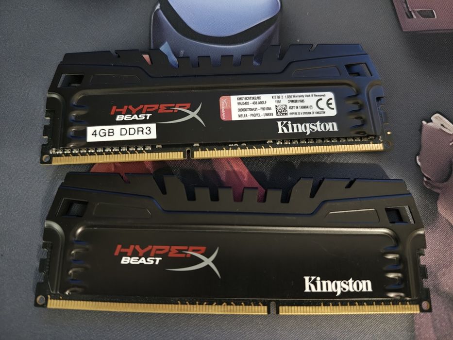 Vând kit 2x4gb DDR3 Hyperx Beast