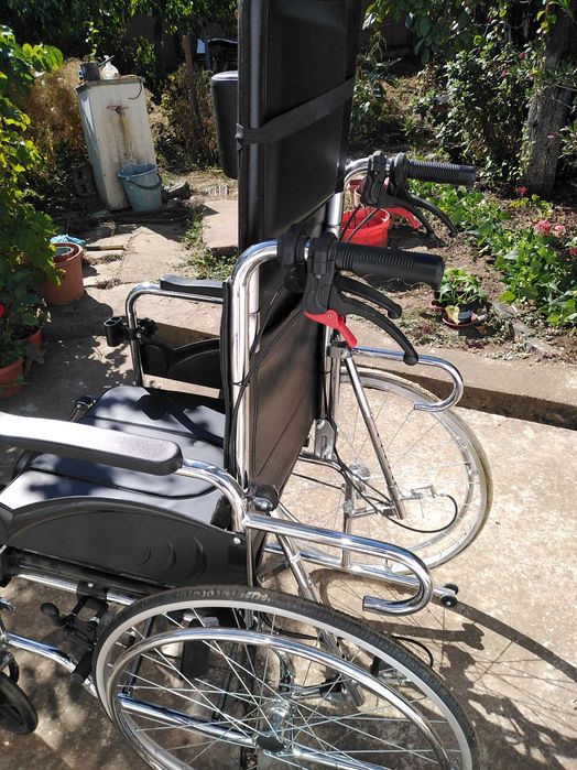 carucior-pat, pliabil  cu vas WC-pentru bolnavi