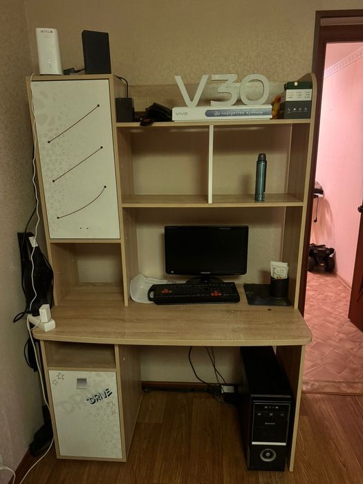 Стол компьютерный