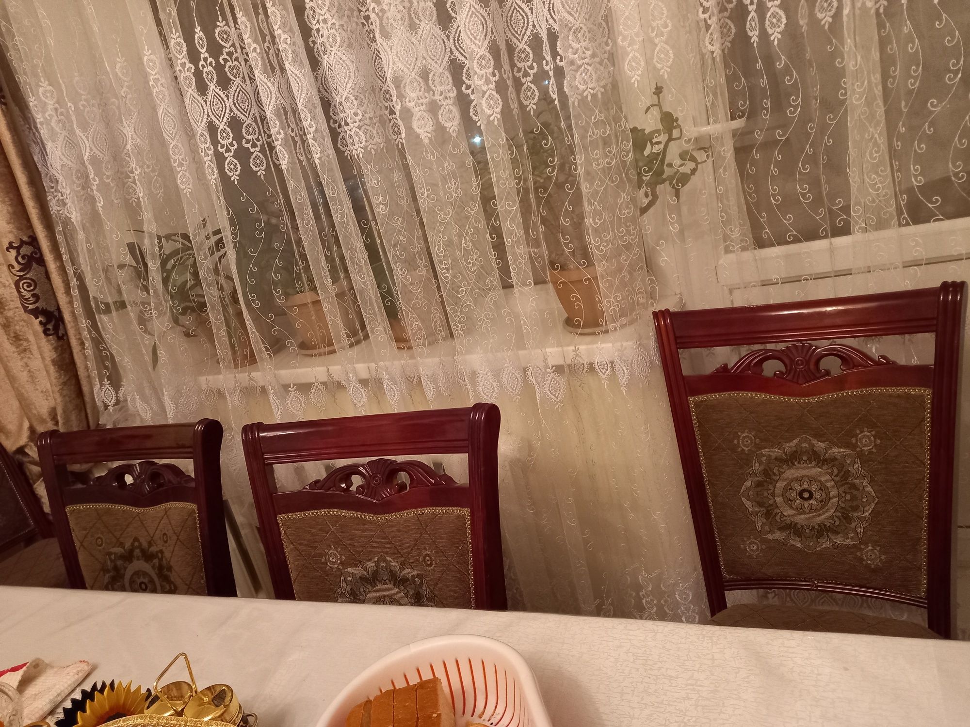 Продам 3х метровую стол собирается на пол метра