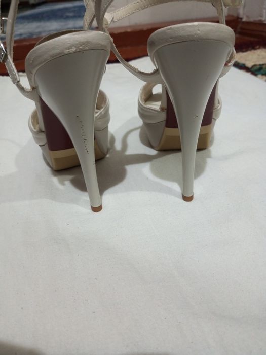 Босоножки каблук