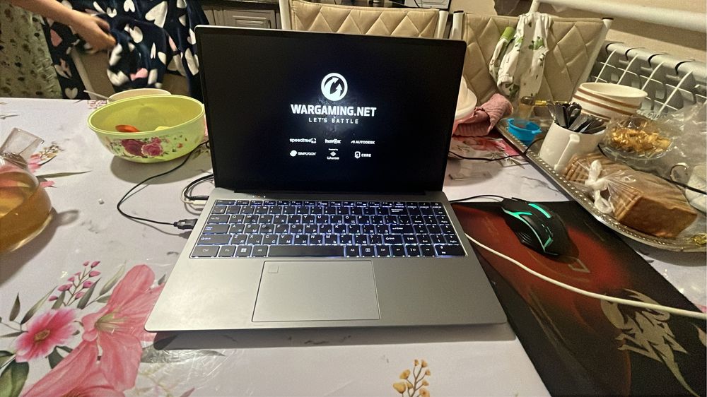 ноутбук сатылат срочно