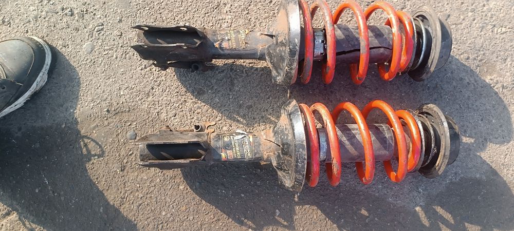 Volkswagen golf 2 амортизатор передний