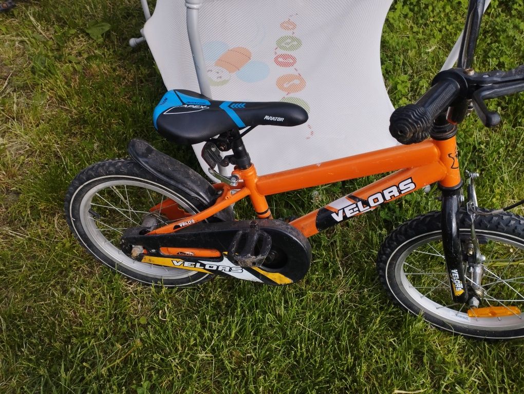 Vând bicicleta pentru copii.