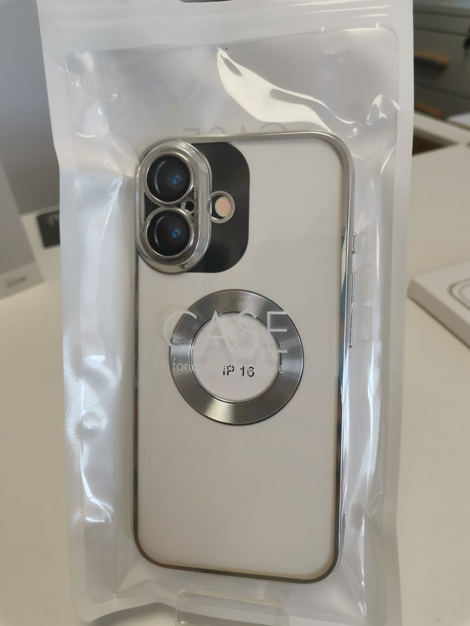 Husa Apple iPhone 16