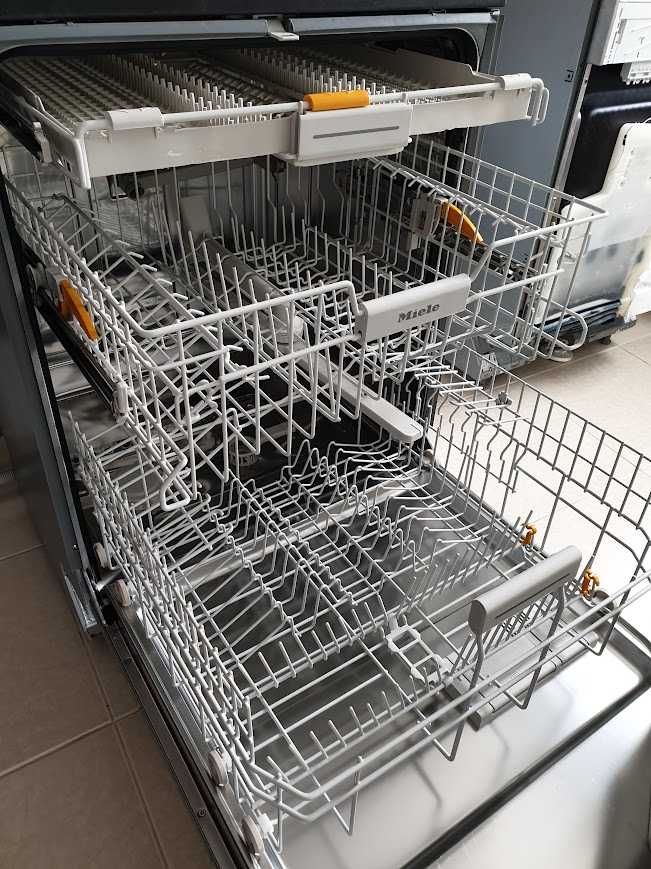 XXL Съдомиялна Miele - Auto Open - 14 Комплекта - Пълно Вграждане 60см