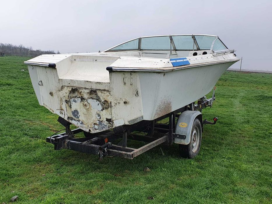 Barca Rosoma AMF Crestliner 775 + peridoc RIBA BV1500
