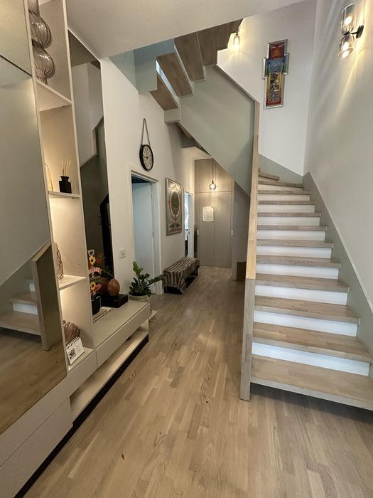 Casa Vila Townhouse blvd Pipera 6 camere 4 bai 2 locuri de parcare