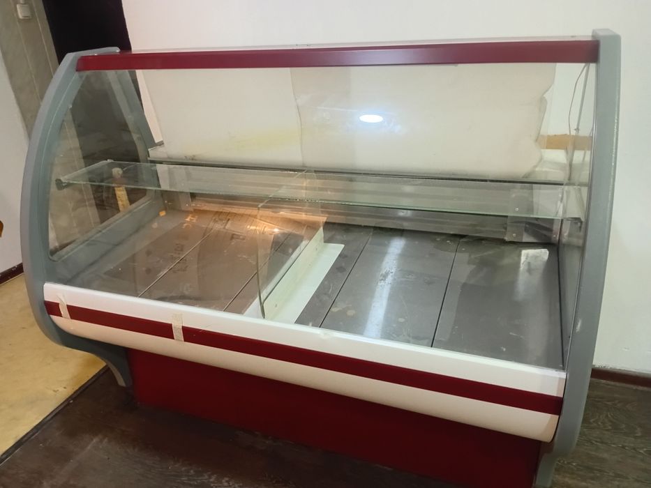 370000 Холодильная витрина +5-5 с камерой