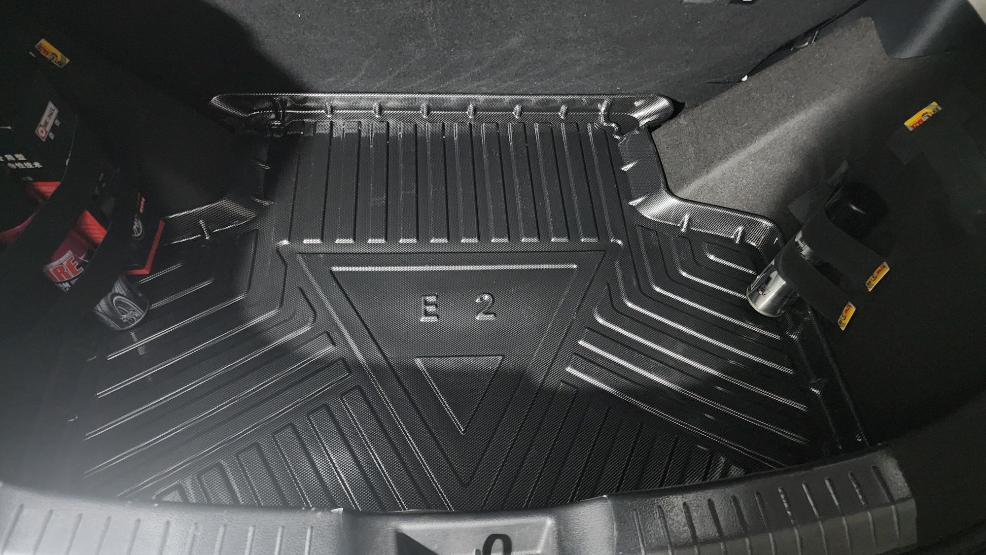 Полик для багажника BYD E2 - TPE с бортиками