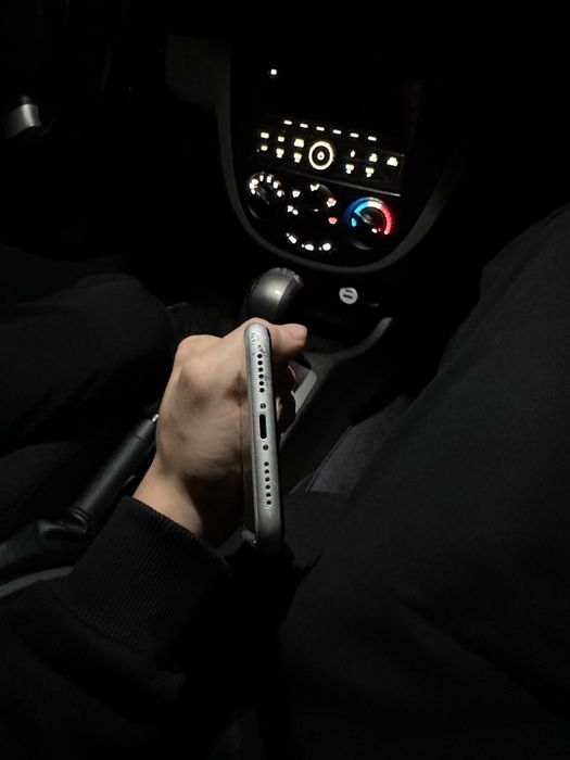 iphone xr 64gb sotiladi