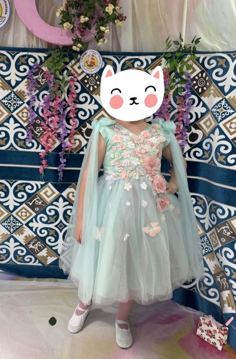 Платье пышное, нарядное, красивое!