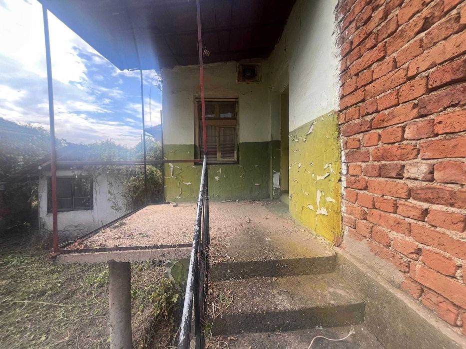 Продавам къща в село Долно Белотинци
