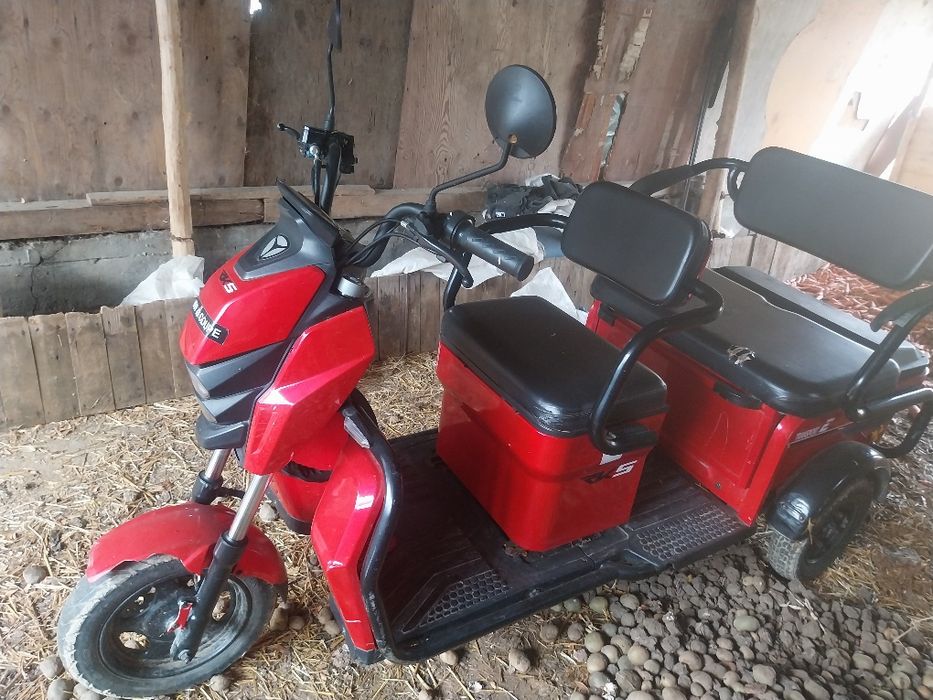 Triciclu electric in stare f buna