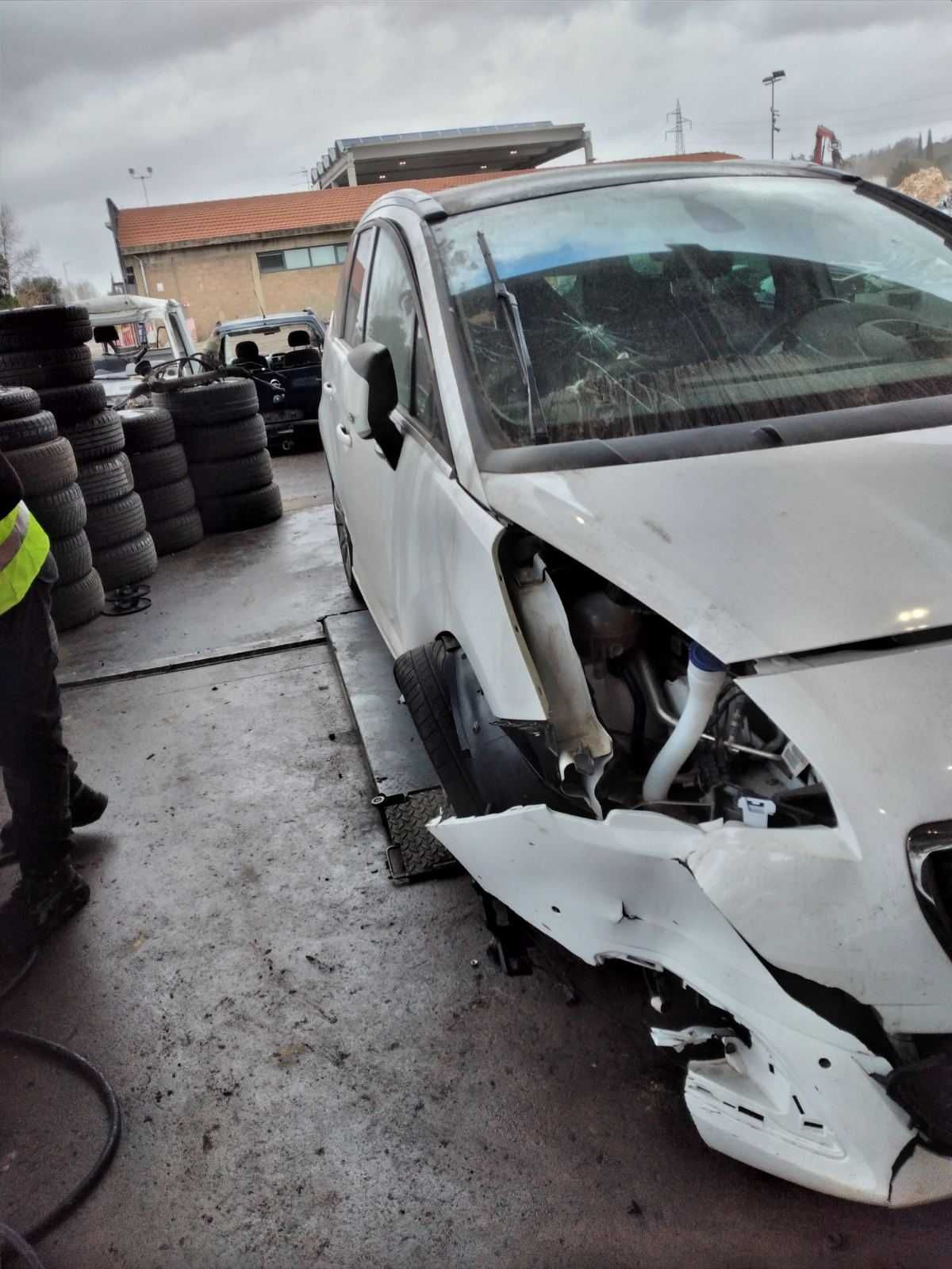 пежо 5008 2.0hdi 2016 peugeot 5008 2.0hdi на части