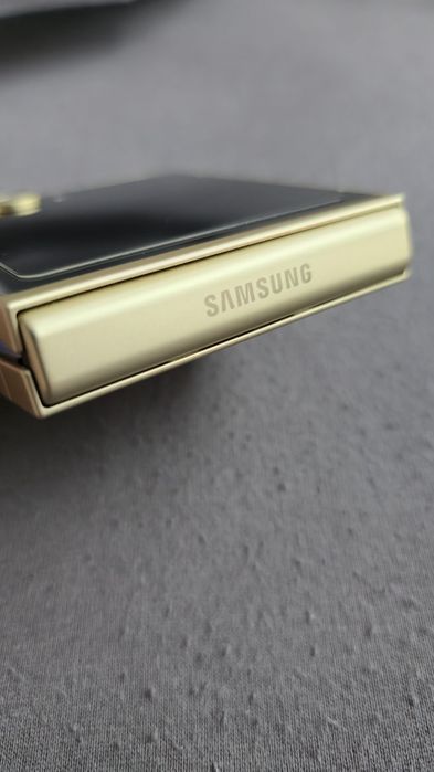 Samsung Galaxy Z  flip 6