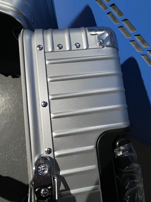 Vand troler aluminiu marca Rimowa