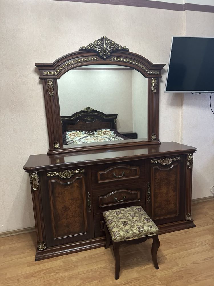 Спальный гарнитур