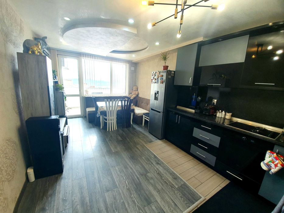 Продава се Тристаен апартамент в Велико Търново, Акация - 78 кв.м за 1885 €/кв.м - Снимка #3
