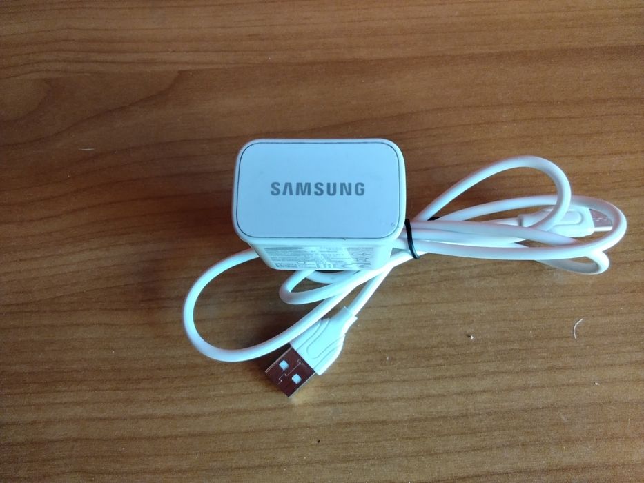 оригинално  супер бързо зарядно за всички видове модели смартелефони