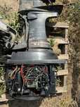 Vand complet sau dezmembrez Motor mercuri 75 hp 2t 4 pistoane