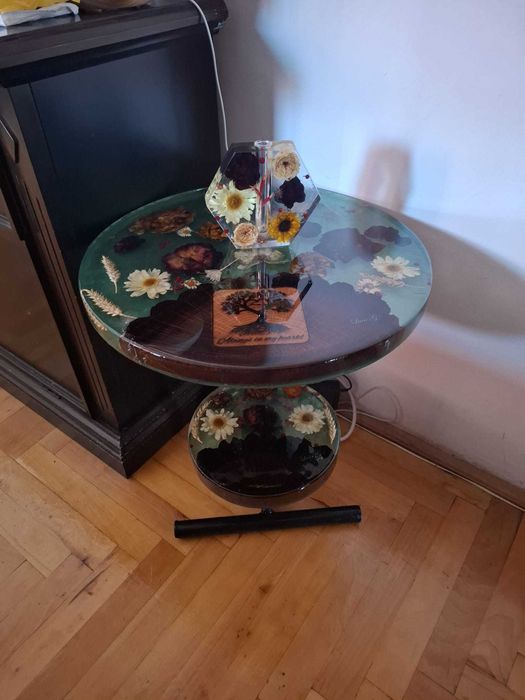 Masă cafea rotundă cu etajeră