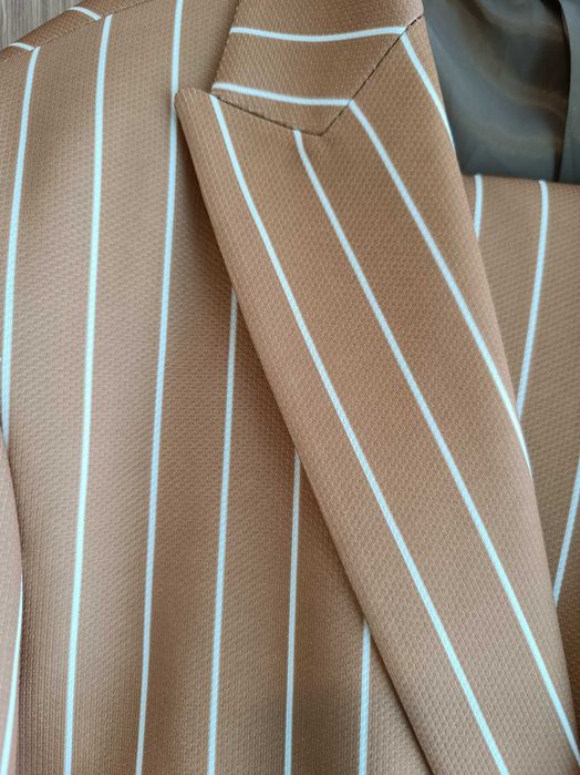 Preț simbolic: Vând costum bărbătesc 2 piese mărimea 50