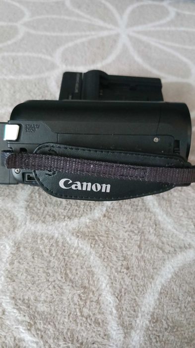 Canon VIXIA HF R800